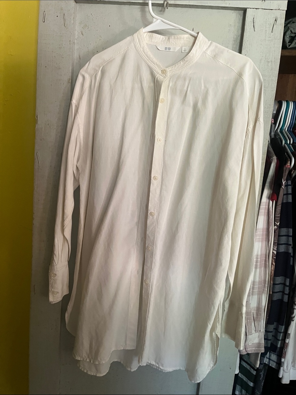 Kut from the Kloth Cream Long-Sleeve Band Collar Blouse